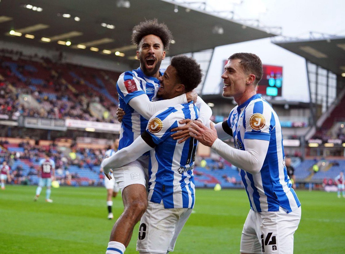 Sleeve Sponsor Jetcoin Celebrates Huddersfield Win in FA Cup Game Following Successful $JET IDO | by Bit Media Buzz | Jan, 2022